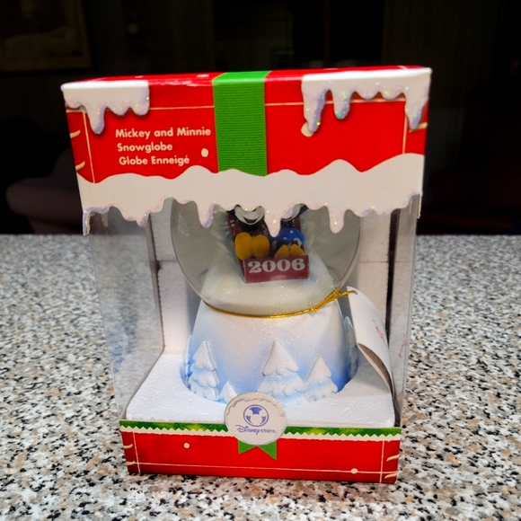 🥳SALE🥳Disney Snowglobe☃️ - Picture 4 of 12